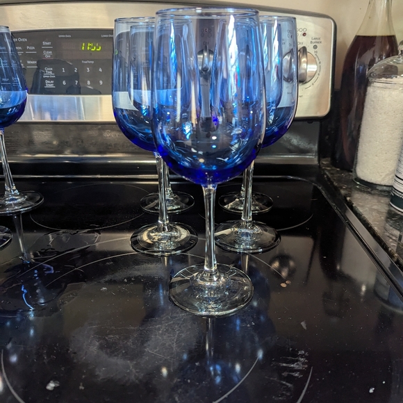 10 Pier 1 Wine Glasses - Picture 8 of 8